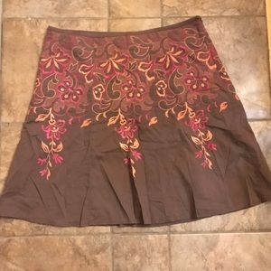 Embroidered skirt